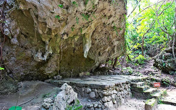 Sēfa-utaki (the highest-ranking sacred place in the Ryukyu Kingdom)